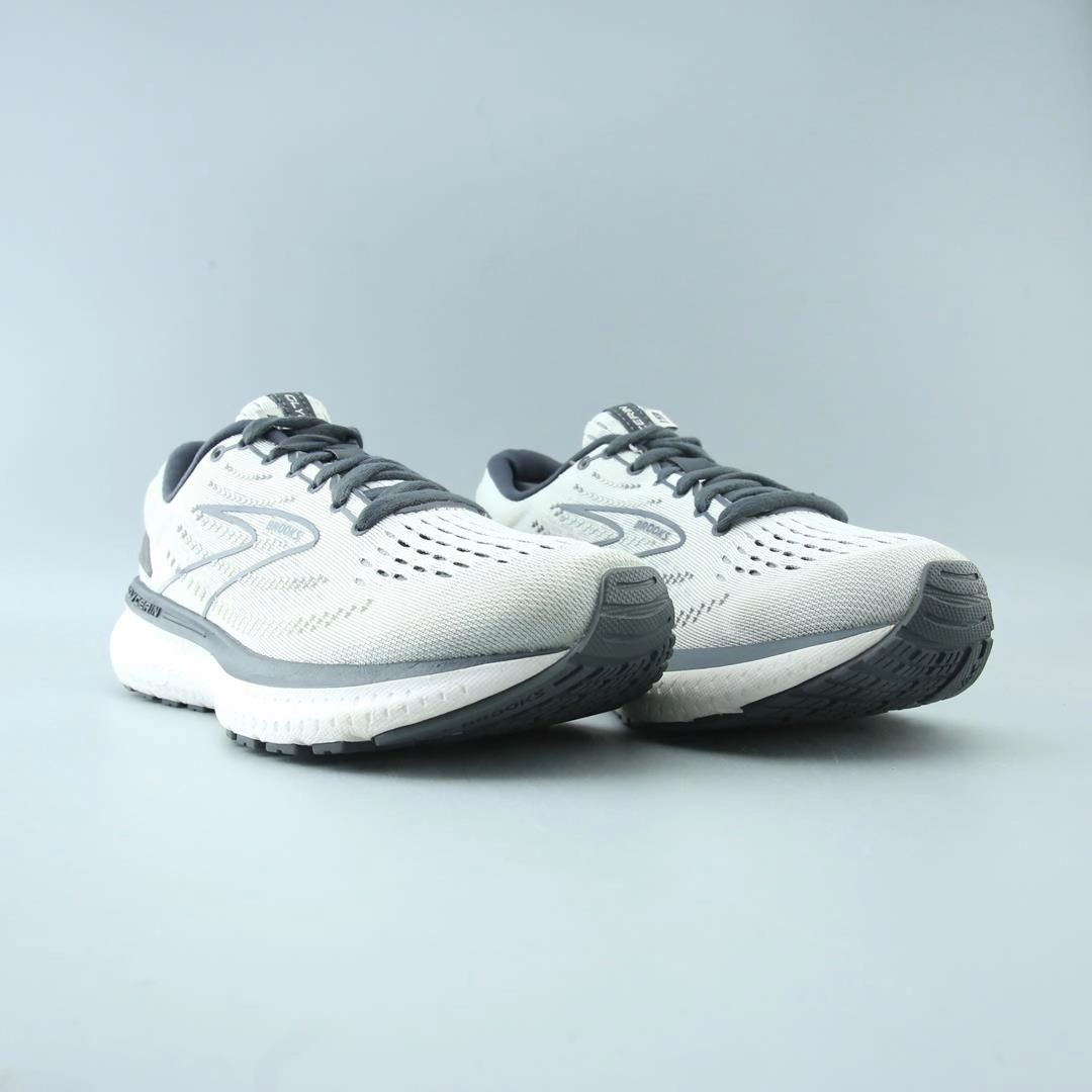 BROOKS GLYCERIN 19 performance running shoe visuals