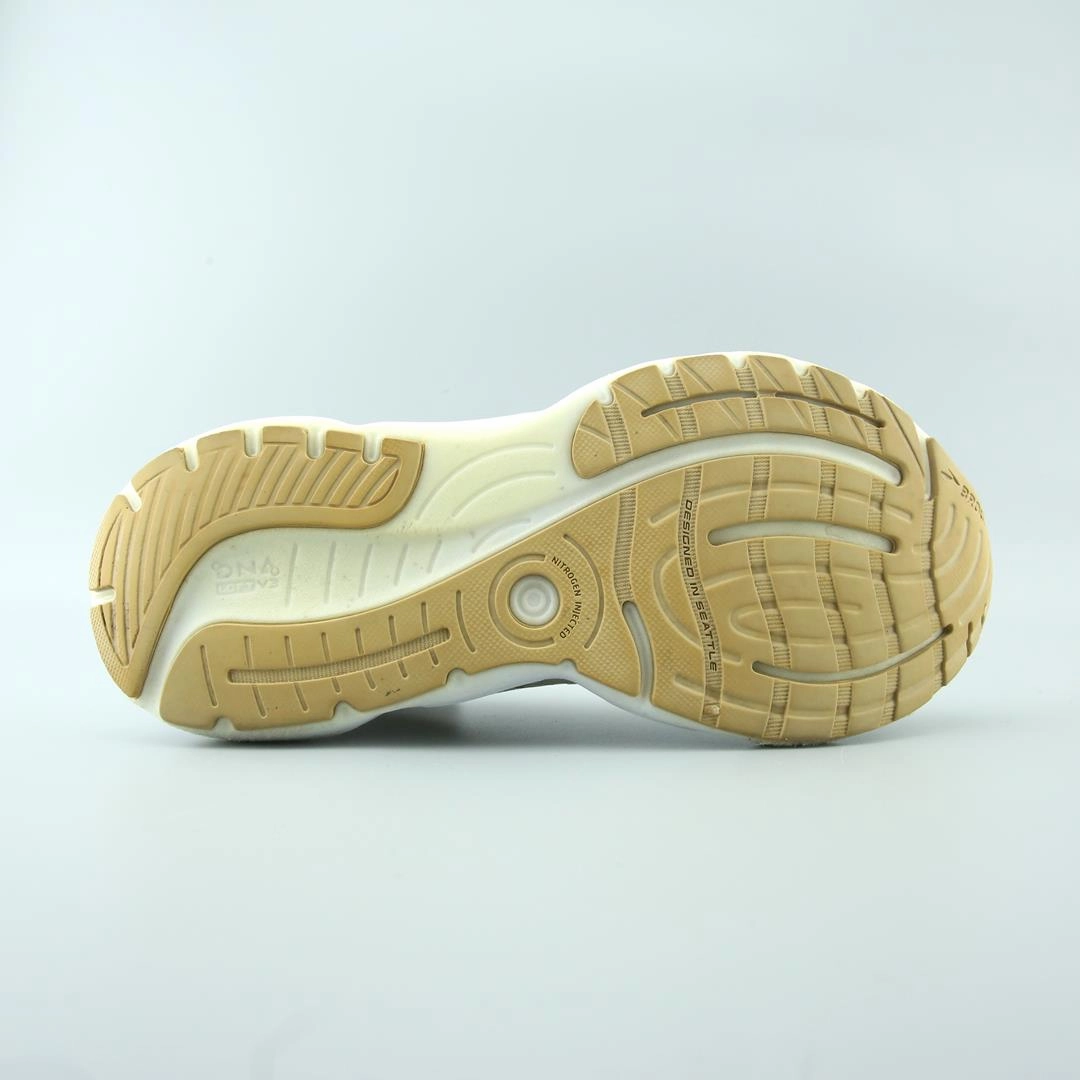 BROOKS GLYCERIN 20 performance running shoe visuals