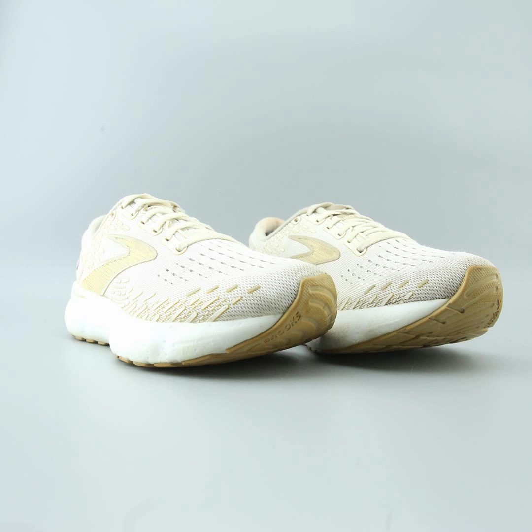 BROOKS GLYCERIN 20 performance running shoe visuals