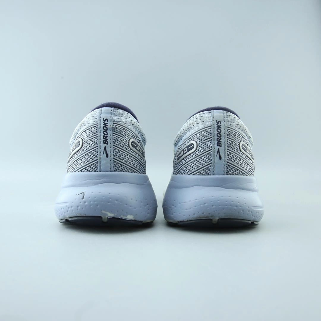 BROOKS GLYCERIN 20 performance running shoe visuals