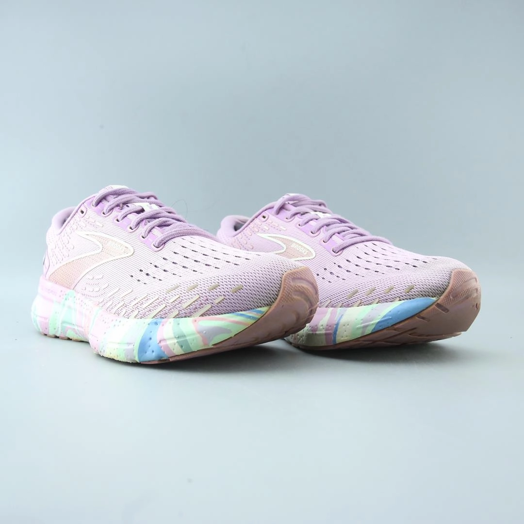 BROOKS GLYCERIN 20 performance running shoe visuals