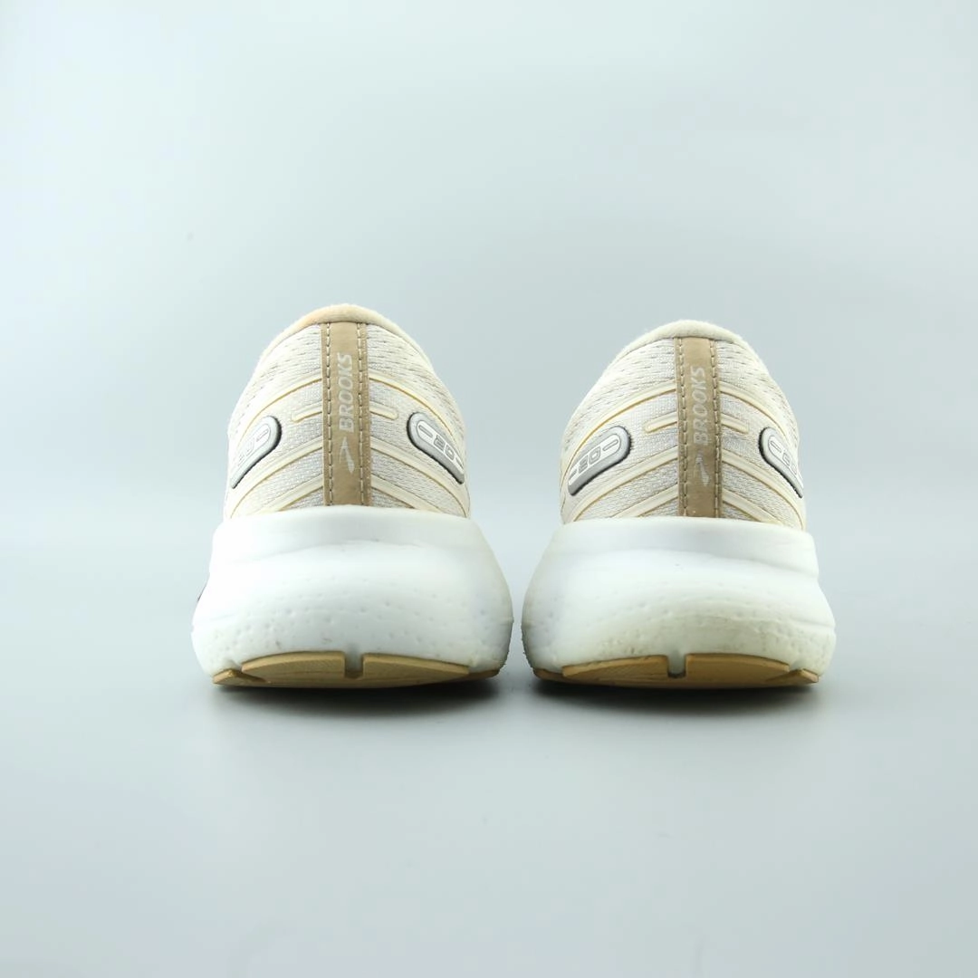 BROOKS GLYCERIN 20 performance running shoe visuals