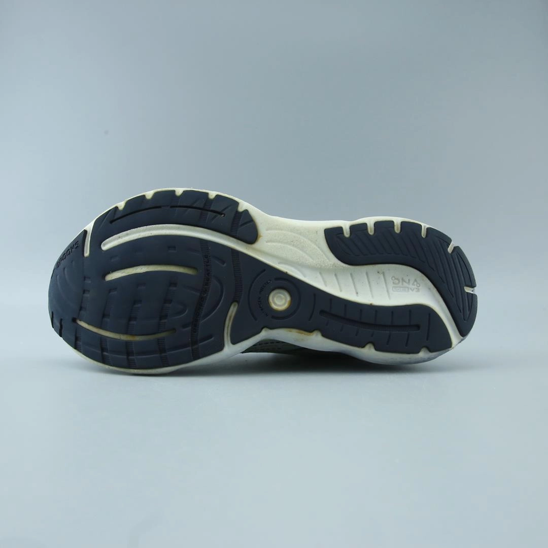 BROOKS GLYCERIN 20 performance running shoe visuals
