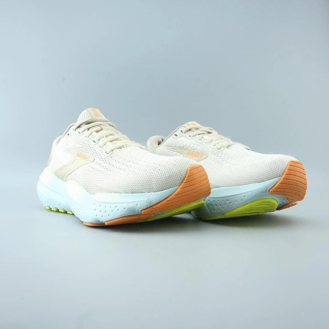 BROOKS GLYCERIN 21 performance running shoe visuals