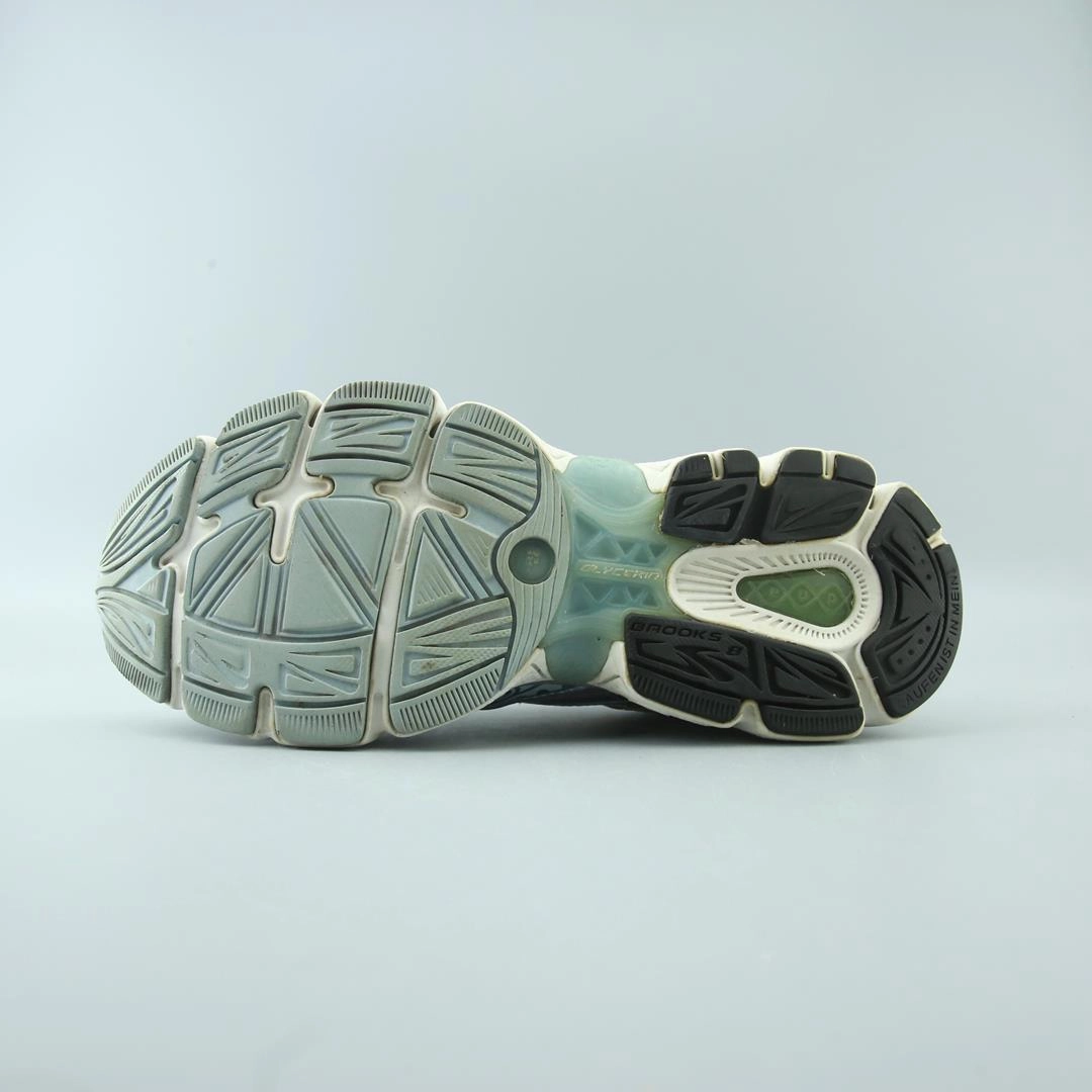 BROOKS GLYCERIN 8 performance running shoe visuals