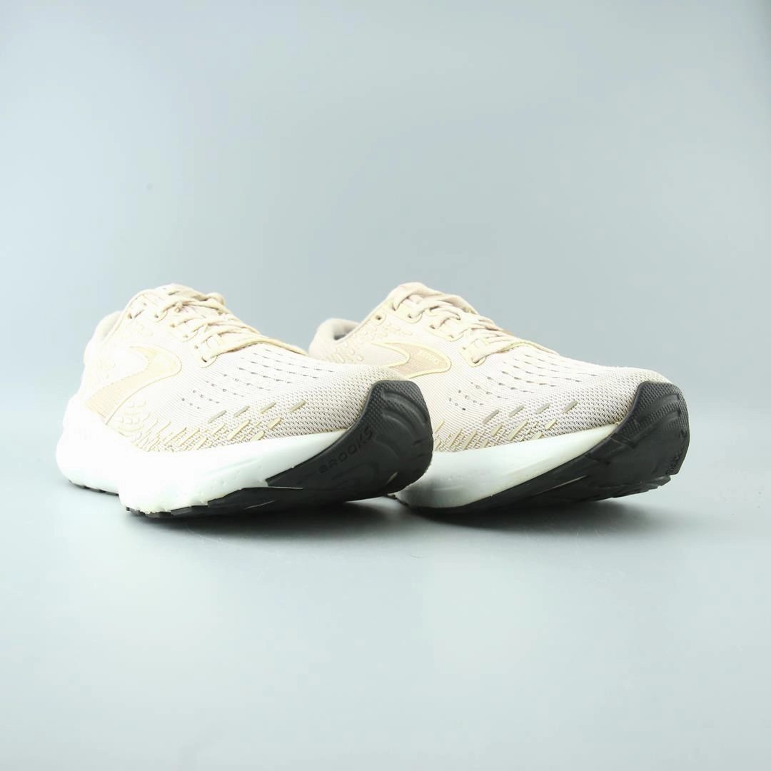 BROOKS GLYCERIN GTS 20 performance running shoe visuals