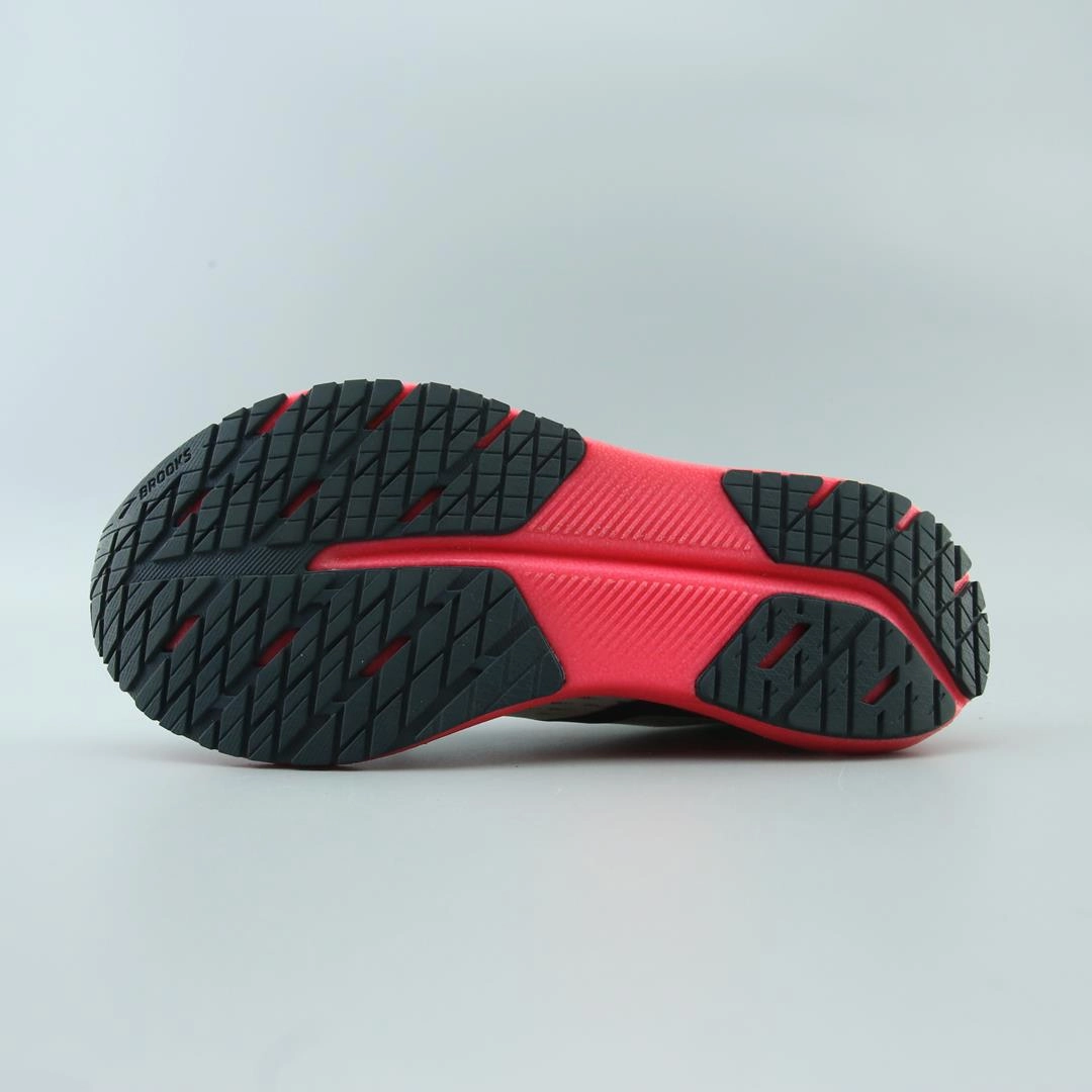 BROOKS HYPERION TEMPO 1 performance running shoe visuals