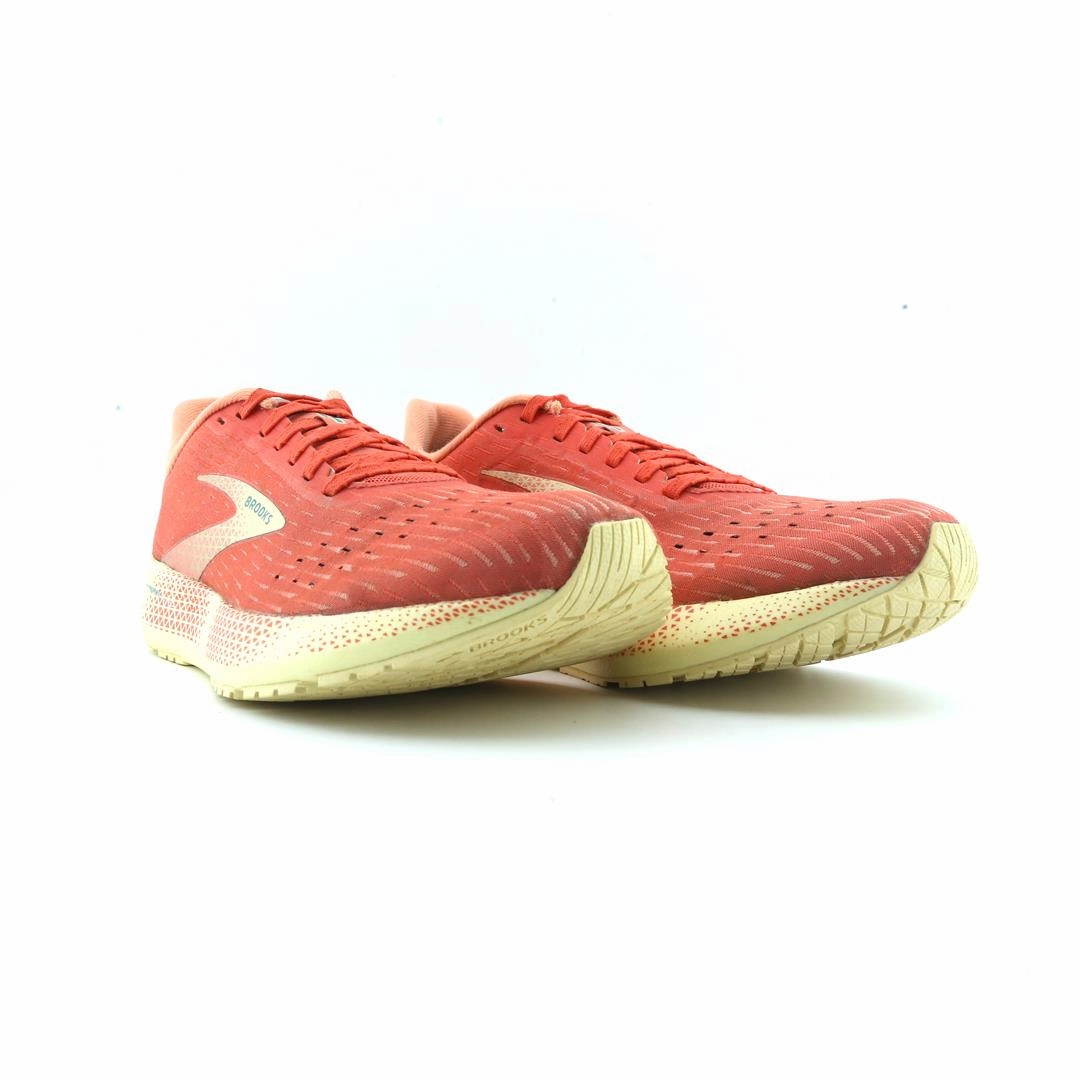BROOKS HYPERION TEMPO I Brooks trainer design images