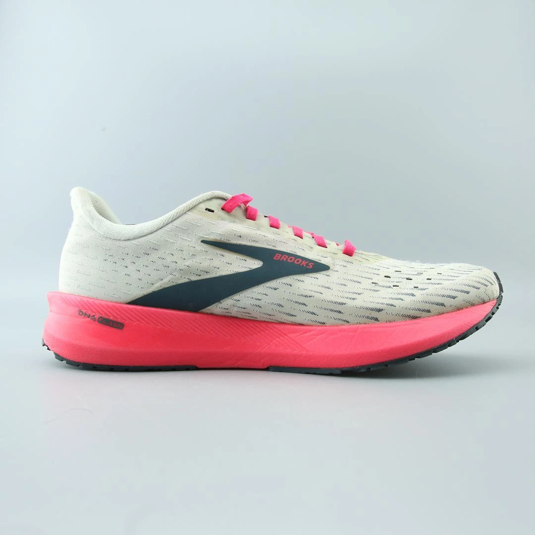 BROOKS HYPERION TEMPO performance running shoe visuals