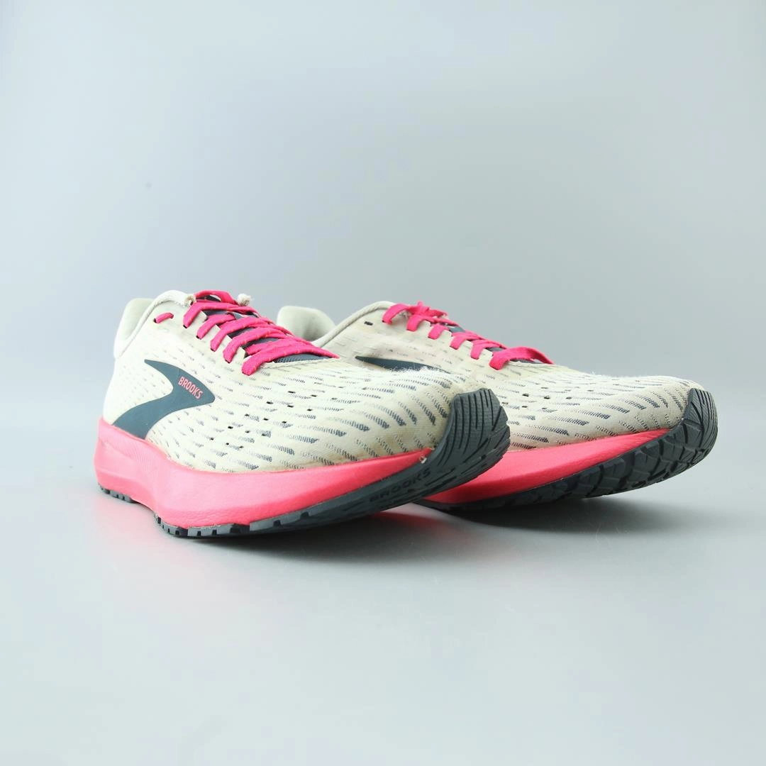 BROOKS HYPERION TEMPO performance running shoe visuals