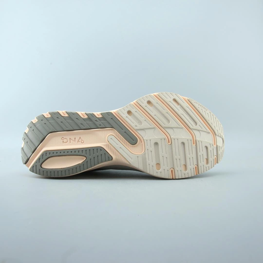 BROOKS LAUNCH 10 performance running shoe visuals