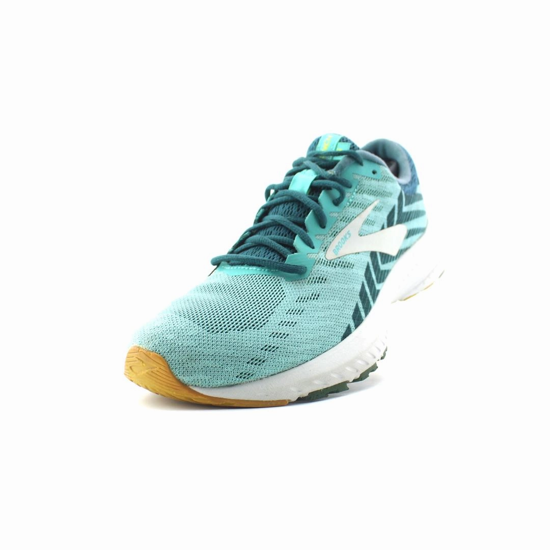 BROOKS LAUNCH 6 Brooks running footwear shots