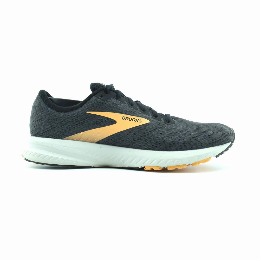 BROOKS LAUNCH 7 lightweight running shoe photos