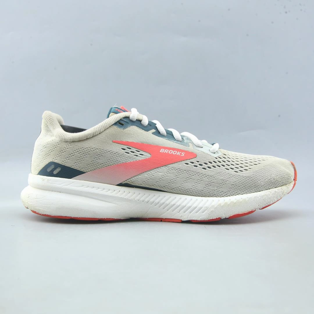 BROOKS LAUNCH 8 athletic Brooks shoe snapshots