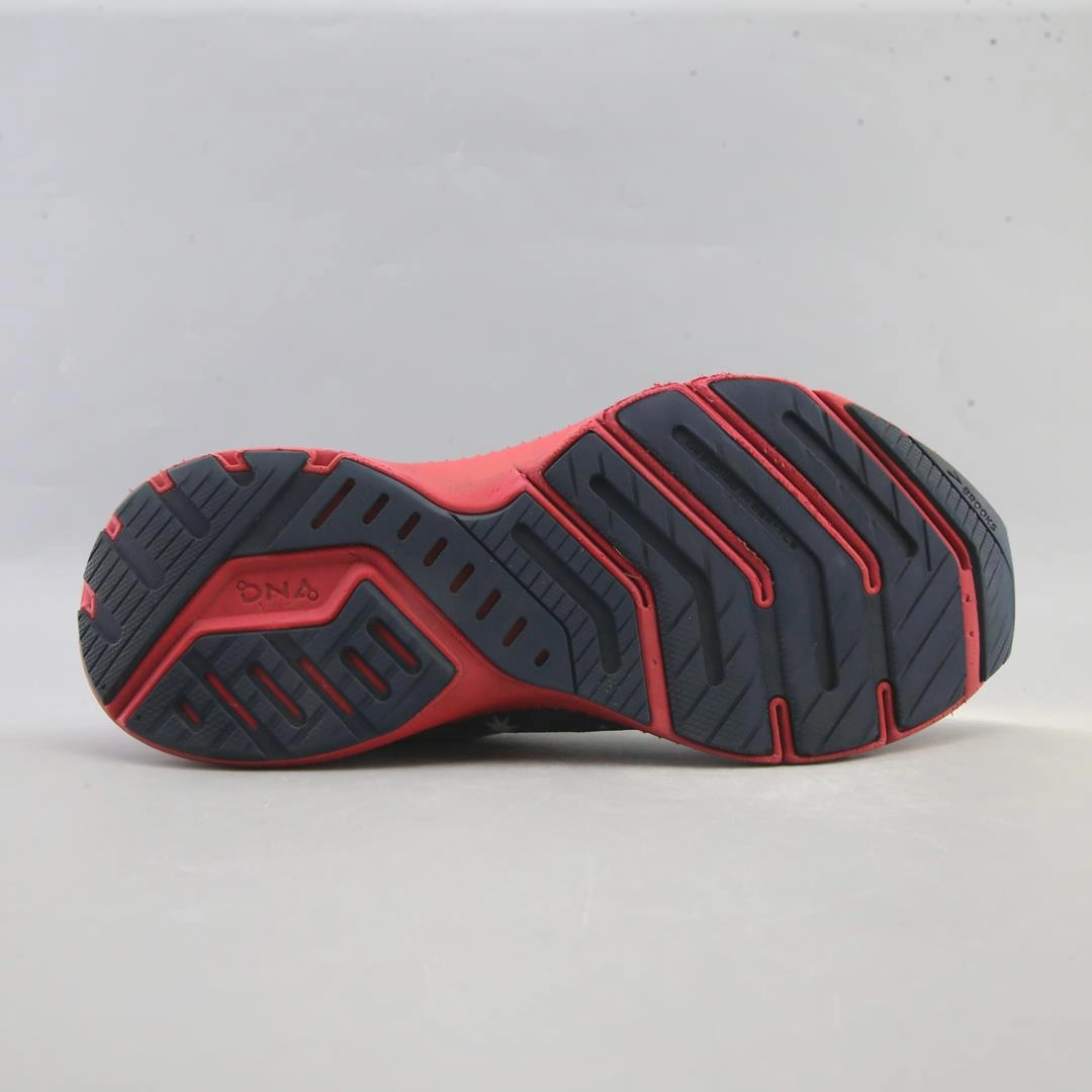 BROOKS LAUNCH 8 Brooks running footwear shots