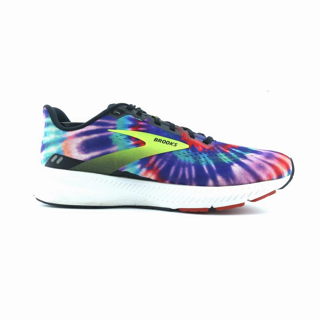 BROOKS LAUNCH 8 performance running shoe visuals