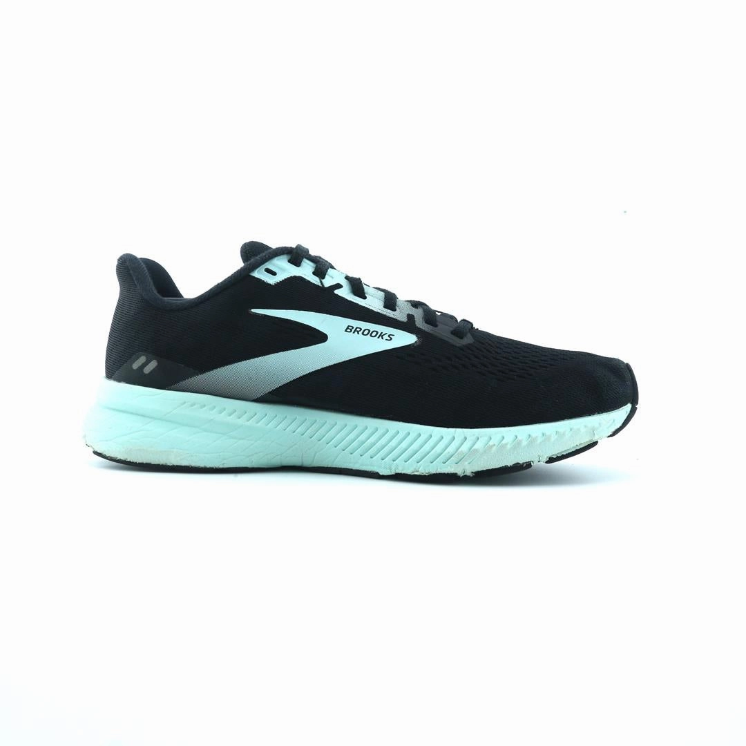 BROOKS LAUNCH 8 performance running shoe visuals
