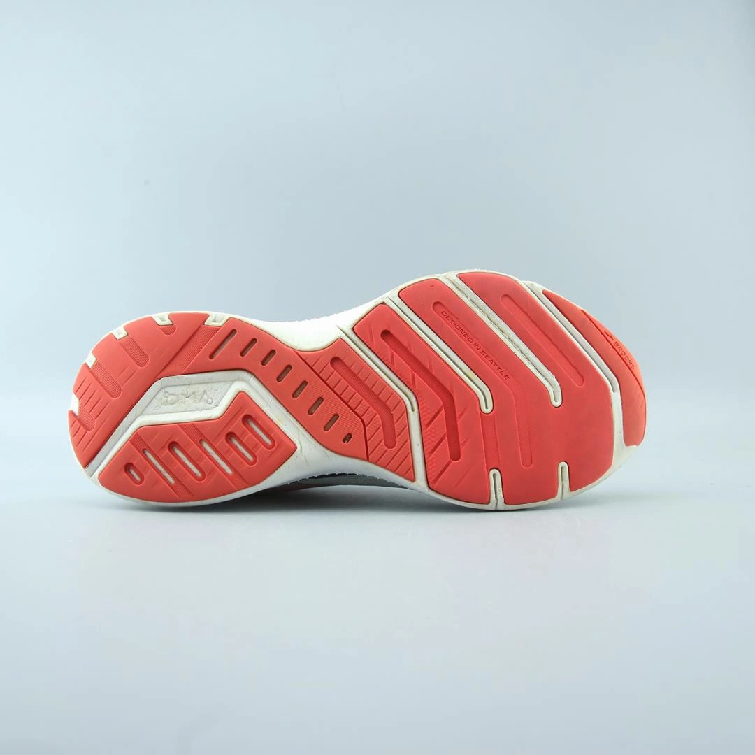 BROOKS LAUNCH 8 performance running shoe visuals