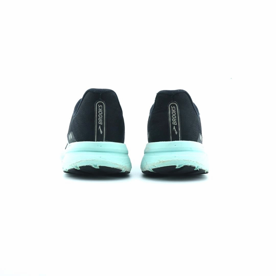 BROOKS LAUNCH 8 performance running shoe visuals