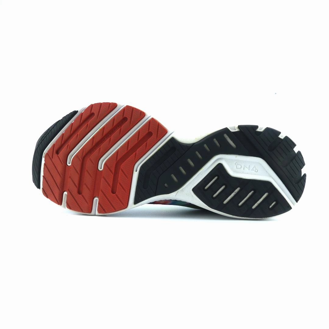 BROOKS LAUNCH 8 performance running shoe visuals