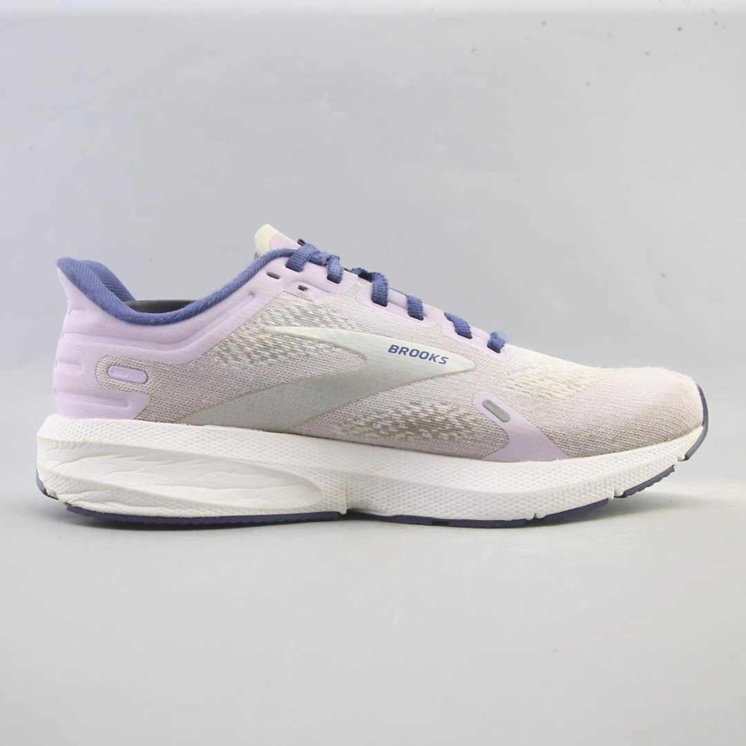 BROOKS LAUNCH 9 Brooks running footwear shots