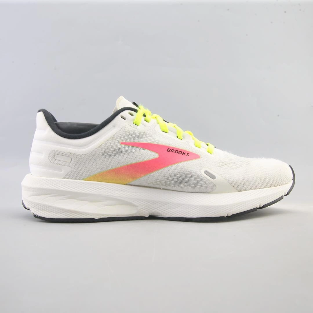 BROOKS LAUNCH 9 Brooks running footwear shots