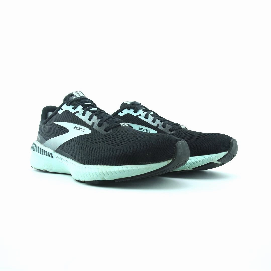 BROOKS LAUNCH GTS 8 Brooks trainer design images