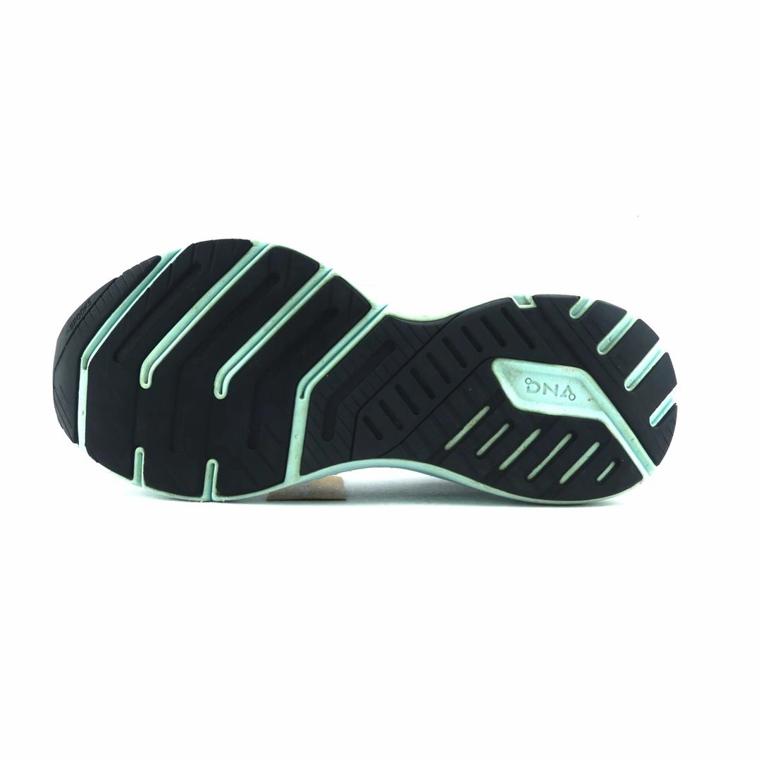 BROOKS LAUNCH GTS 8 performance running shoe visuals