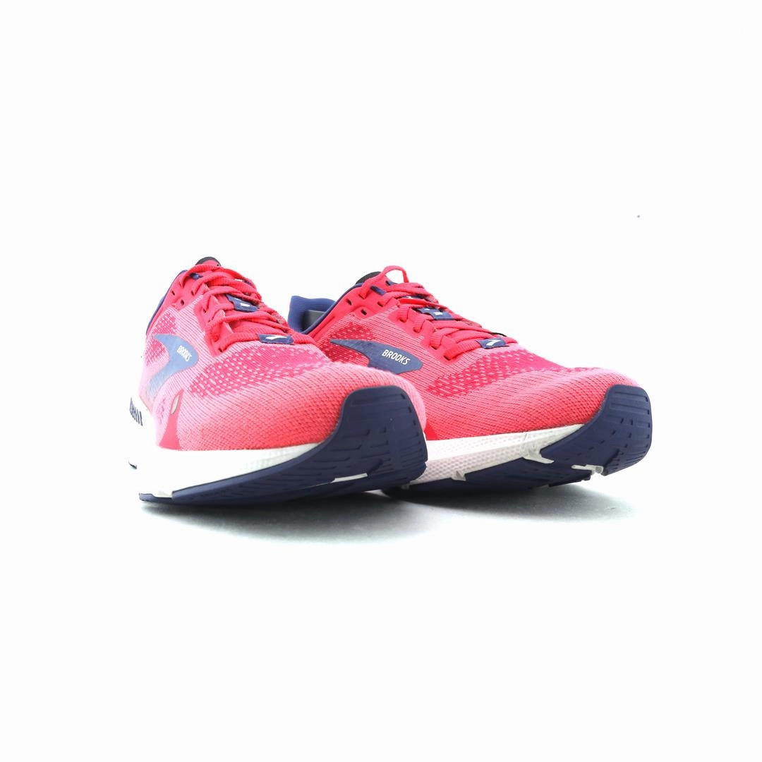 BROOKS LAUNCH GTS 9 performance running shoe visuals