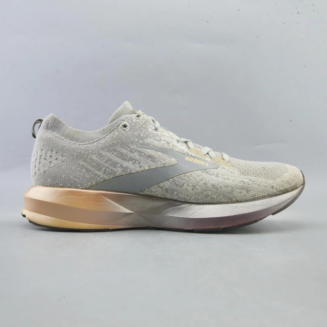 BROOKS LEVITATE 3 athletic Brooks shoe snapshots