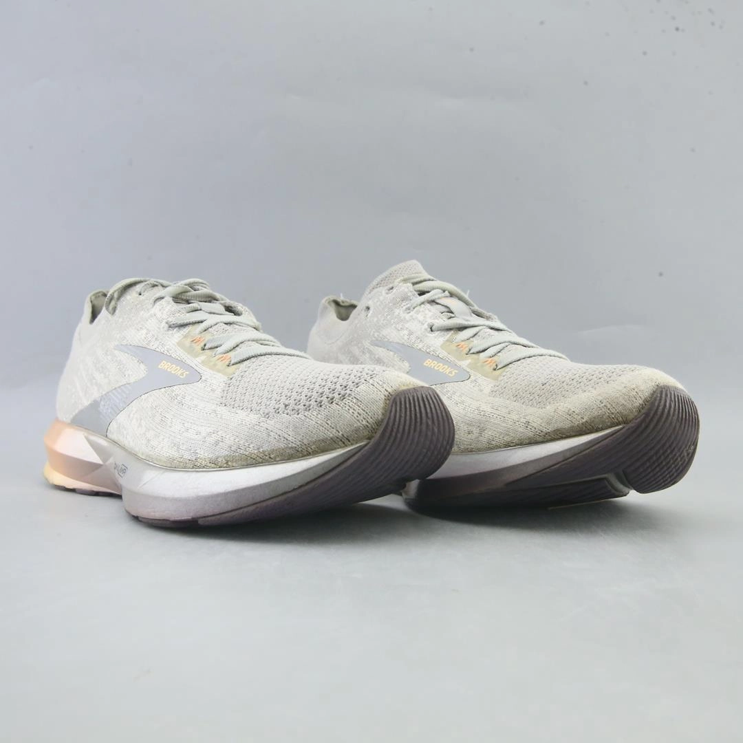 BROOKS LEVITATE 3 athletic Brooks shoe snapshots