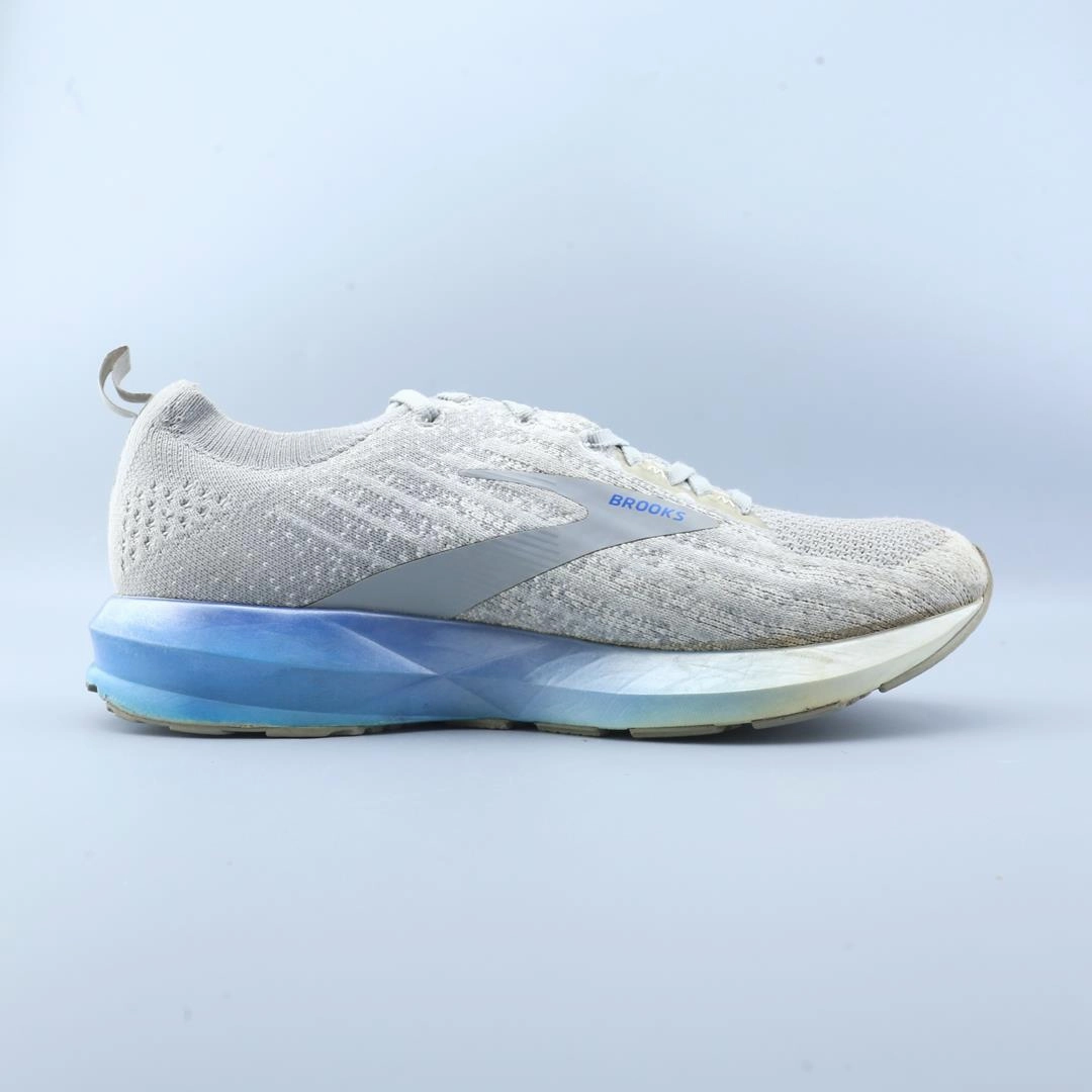 BROOKS LEVITATE 3 Brooks trainer design images