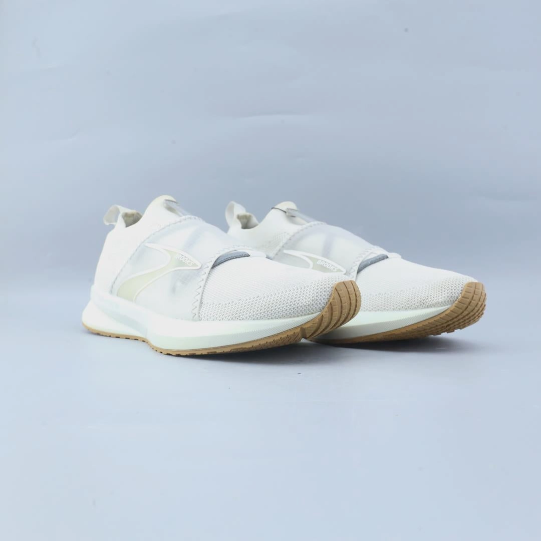 BROOKS LEVITATE 4 Brooks trainer design images