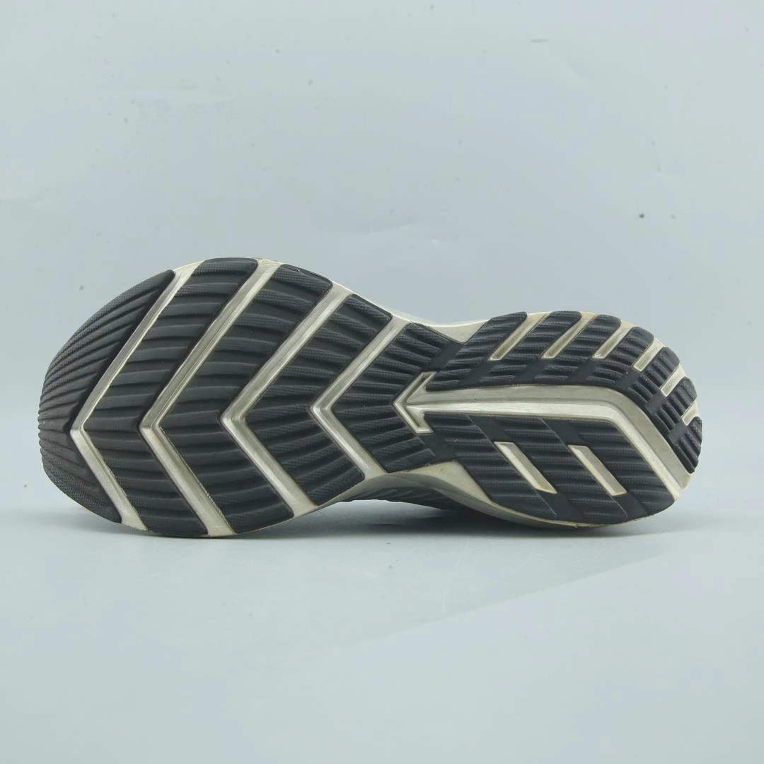 BROOKS LEVITATE lightweight running shoe photos