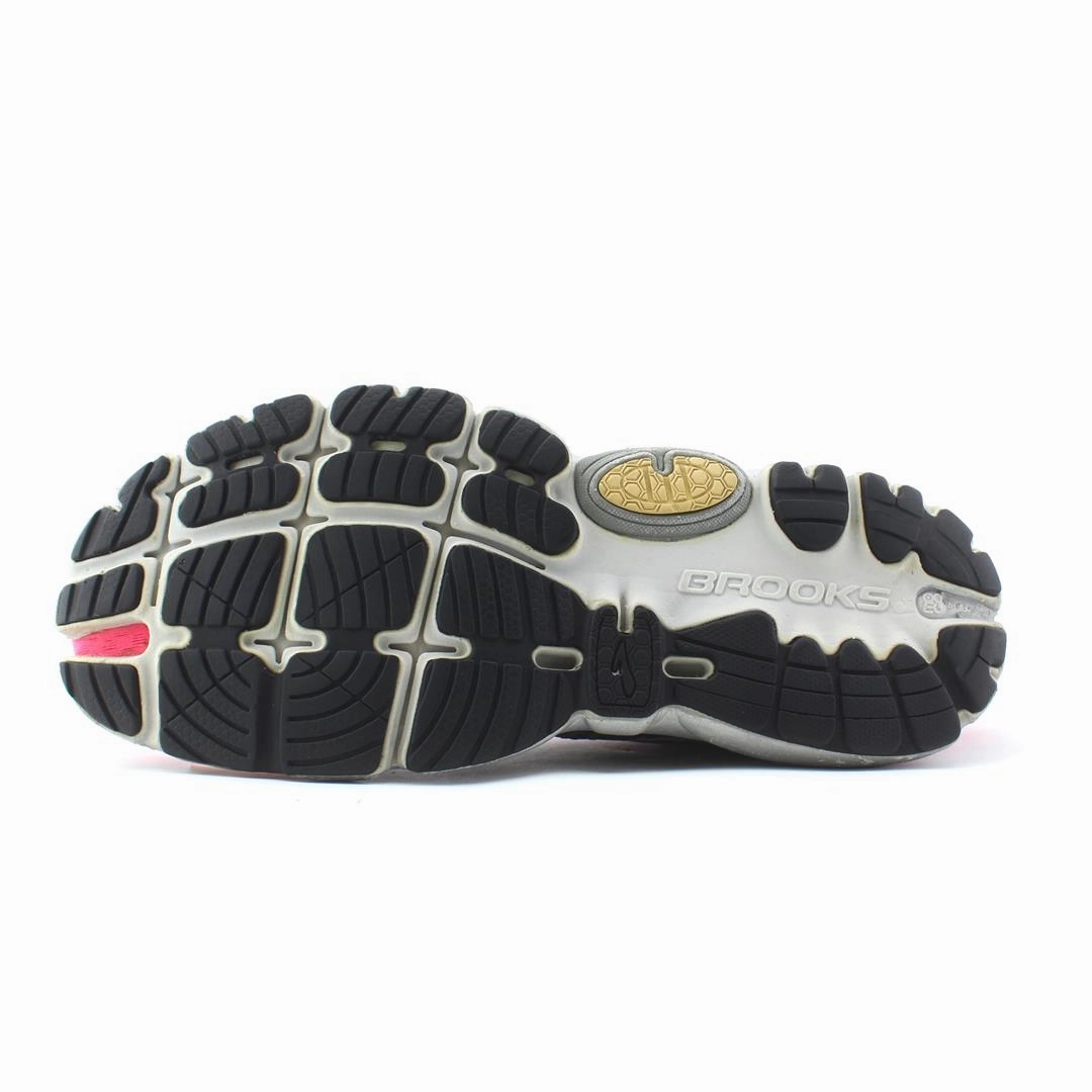 BROOKS PURE CADENCE Brooks running footwear shots