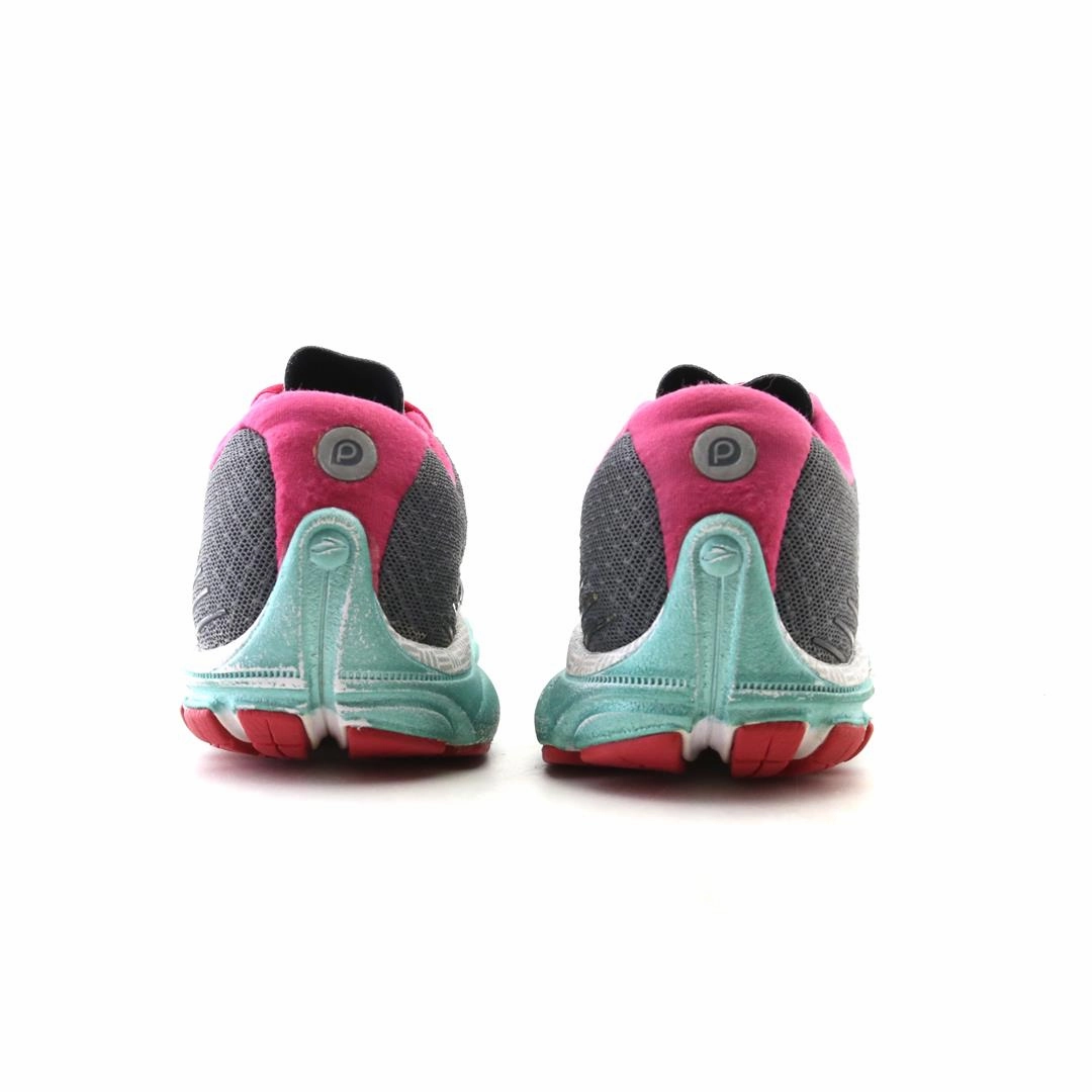 BROOKS PURE CADENCE Brooks running footwear shots