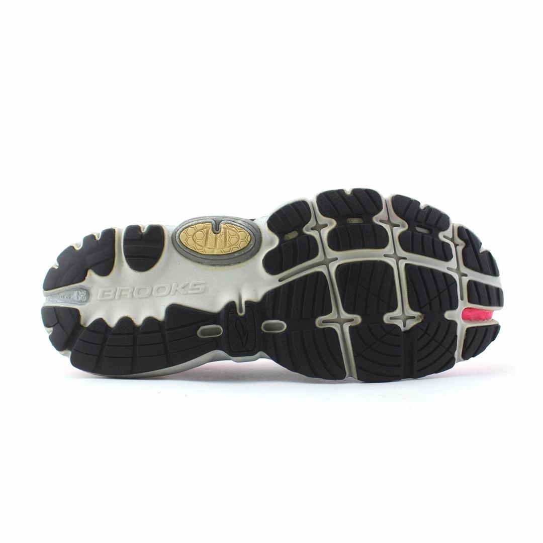 BROOKS PURE CADENCE Brooks running footwear shots
