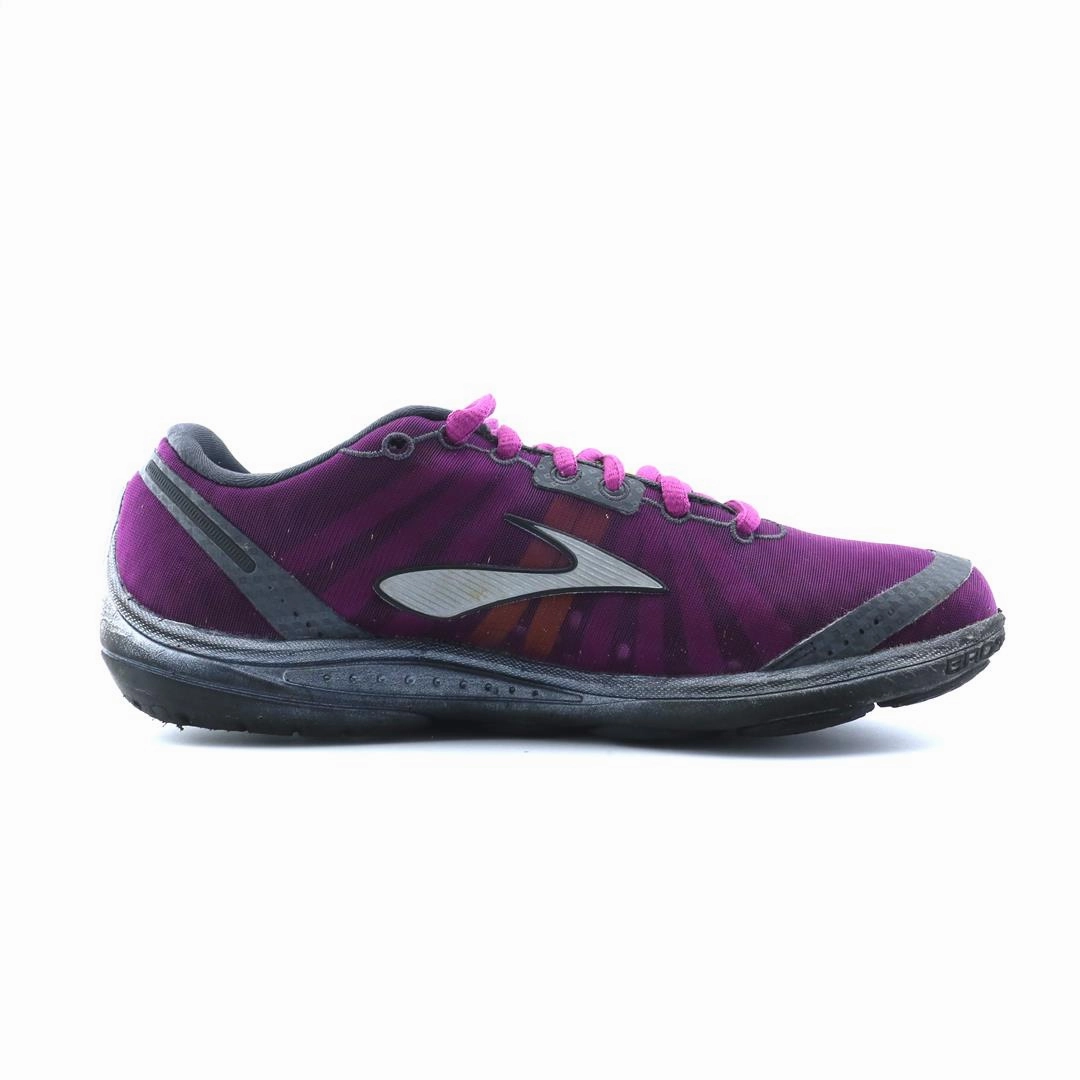 BROOKS PURE CONNECT 1 performance running shoe visuals