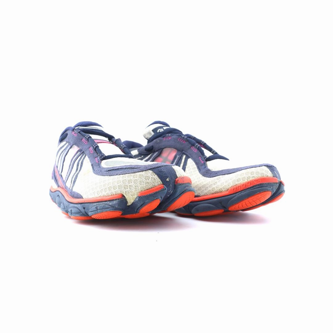 BROOKS PURE CONNECT performance running shoe visuals