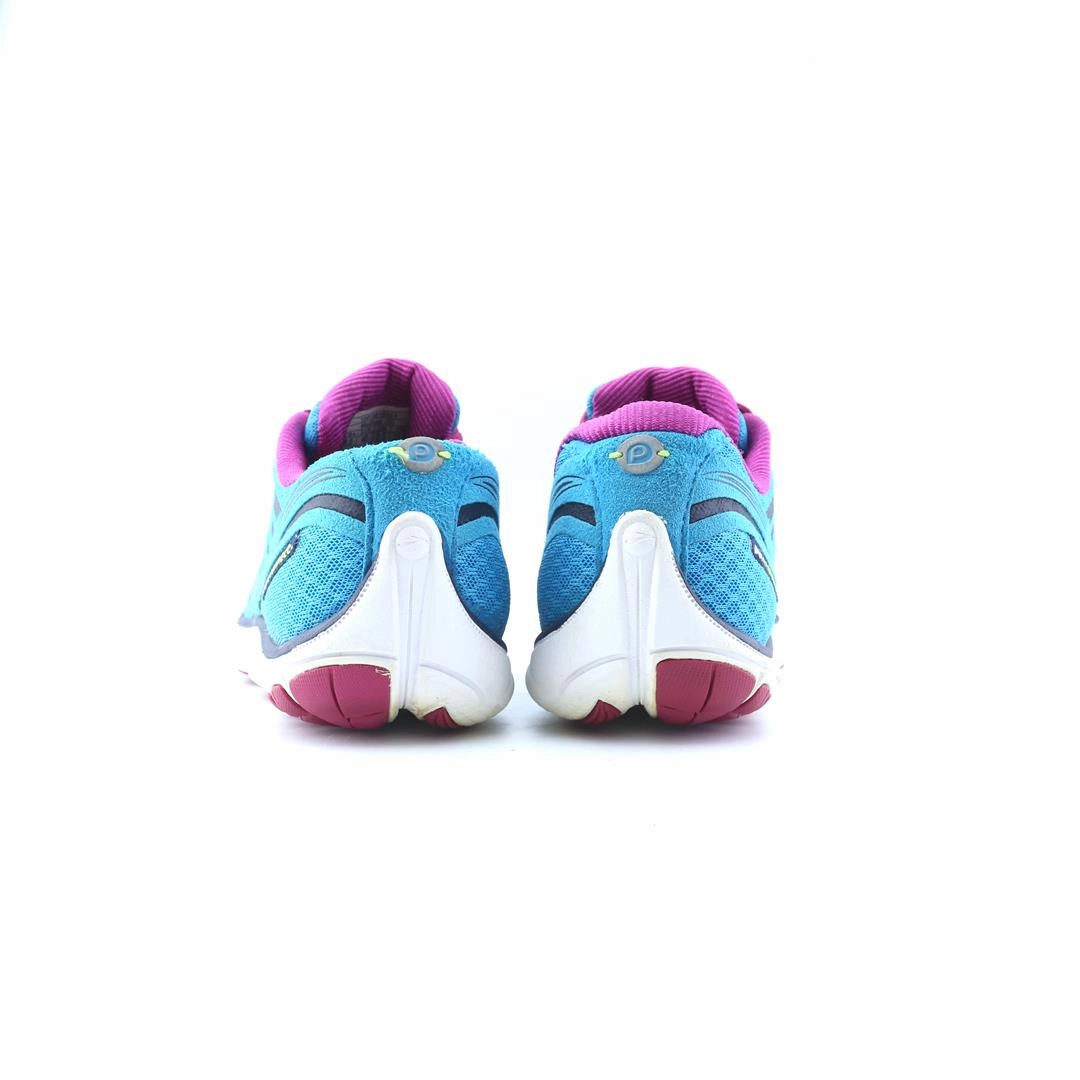 BROOKS PURE CONNECT performance running shoe visuals