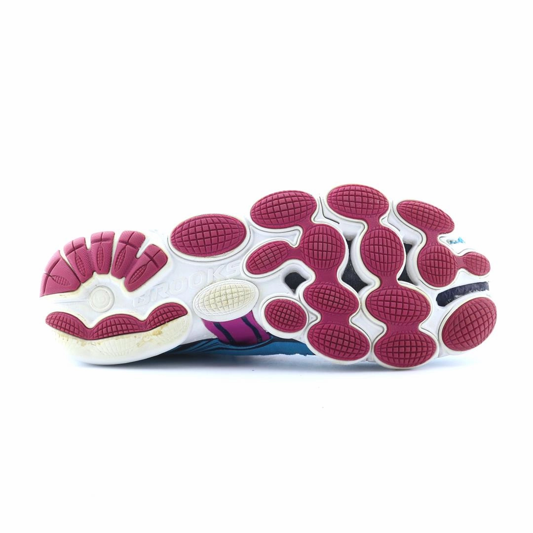 BROOKS PURE CONNECT performance running shoe visuals