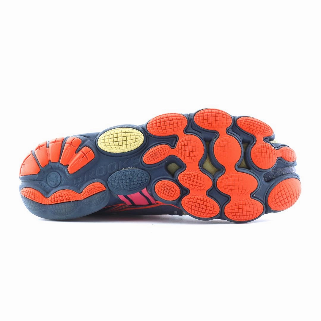 BROOKS PURE CONNECT performance running shoe visuals