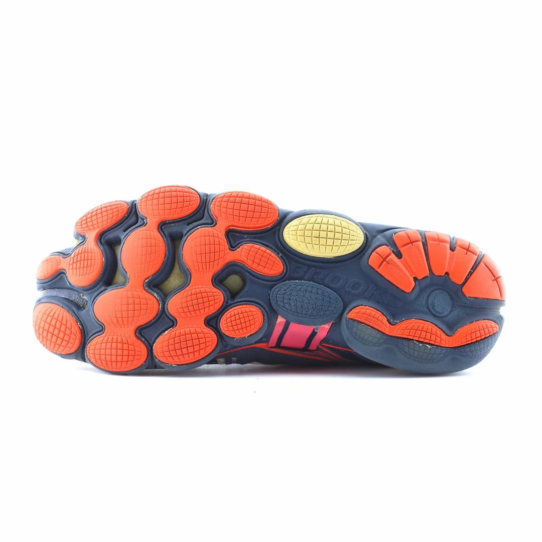 BROOKS PURE CONNECT performance running shoe visuals