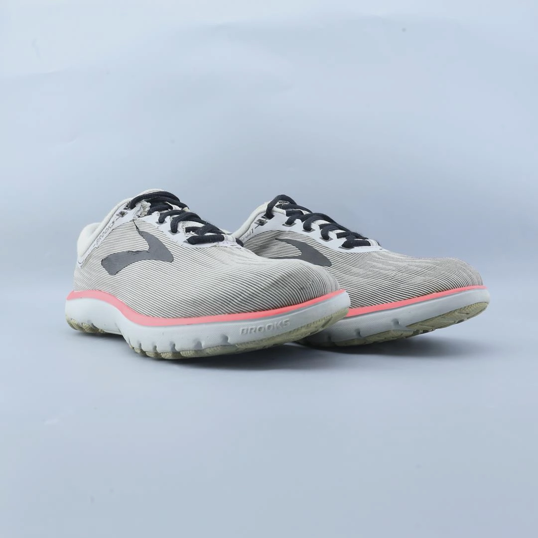BROOKS PUREFLOW 7 Brooks trainer design images