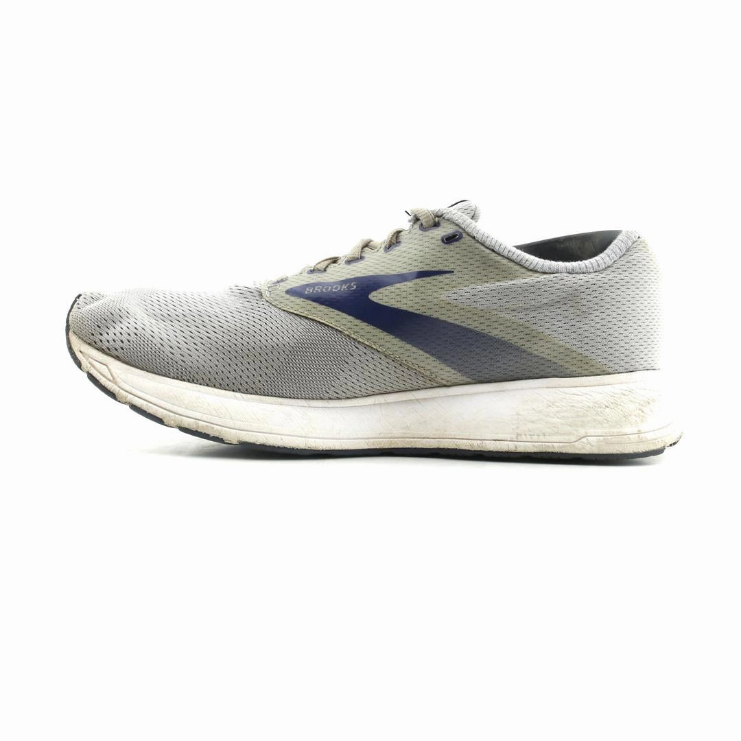 BROOKS RANGE athletic Brooks shoe snapshots