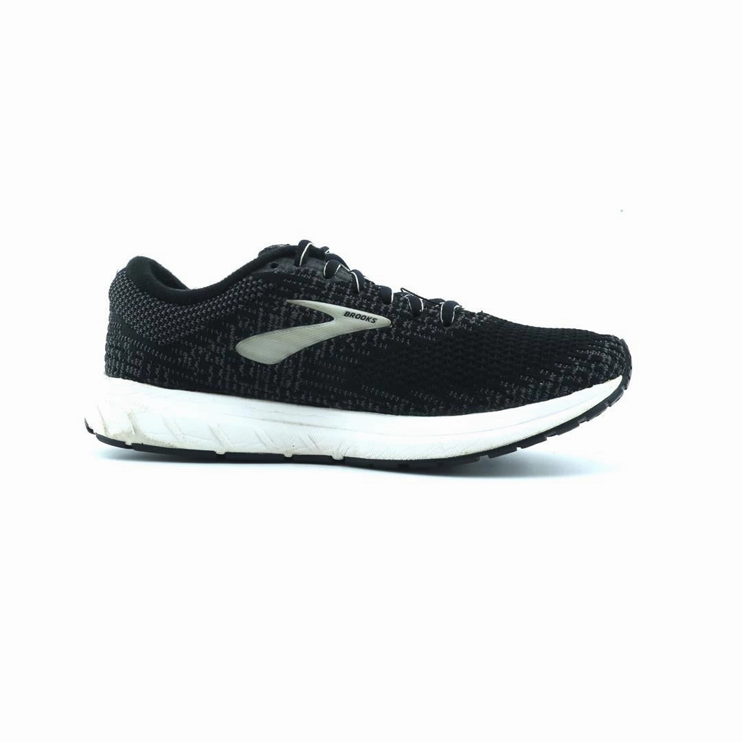 BROOKS REVEL 3 performance running shoe visuals