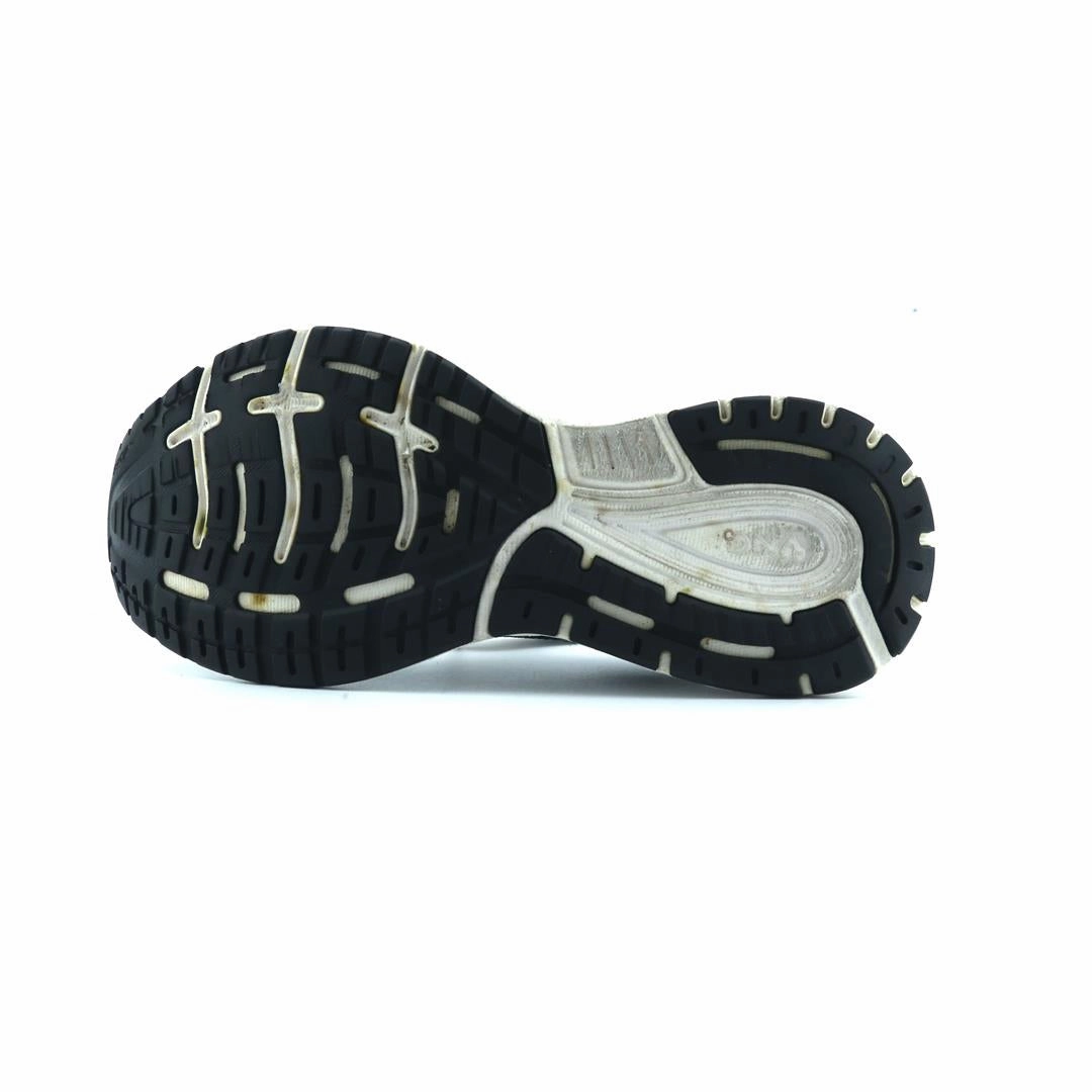 BROOKS REVEL 3 performance running shoe visuals