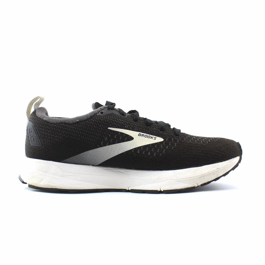 BROOKS REVEL 4 Brooks running footwear shots