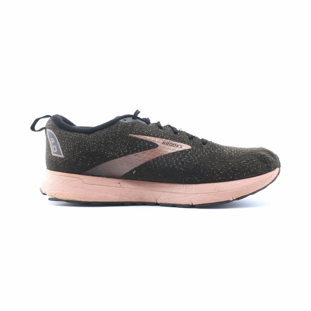 BROOKS REVEL 4 Brooks trainer design images