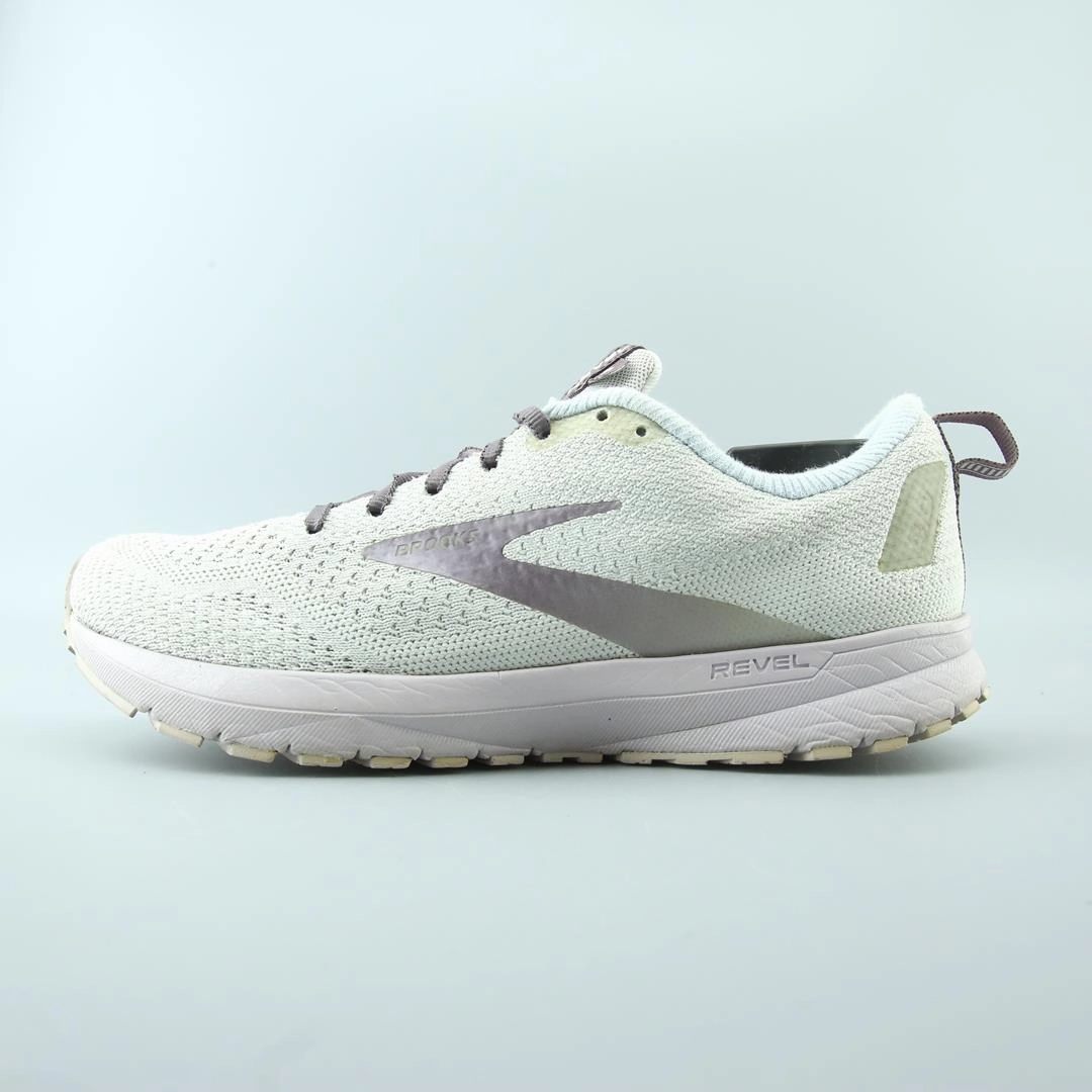 BROOKS REVEL 4 Brooks durable running sneaker designs